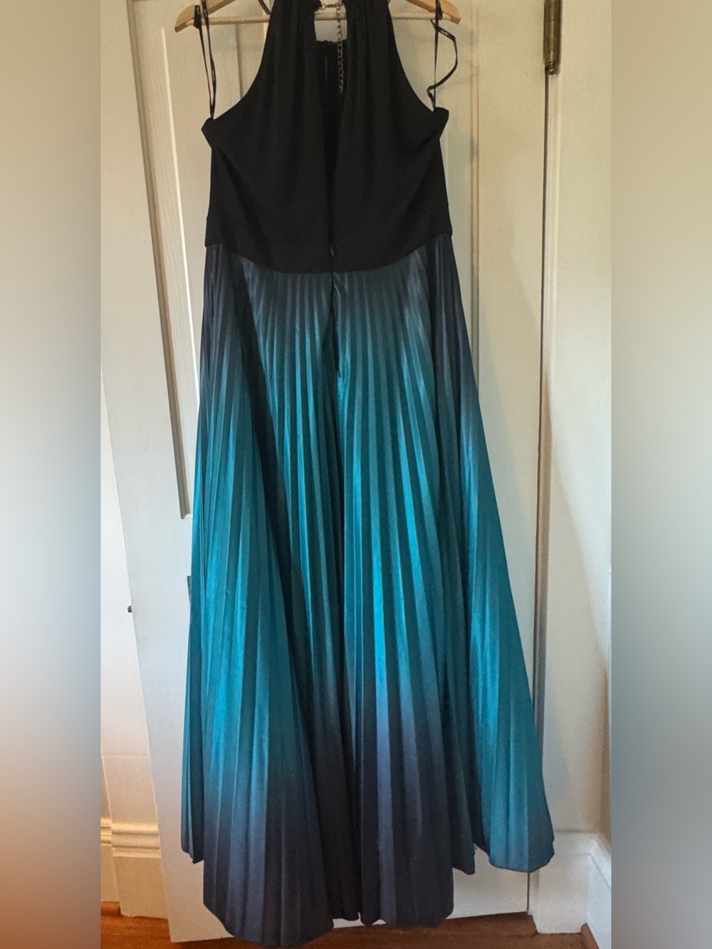 Pleated Ombre Maxi Dress in Teal and Black - Picture 4 of 8